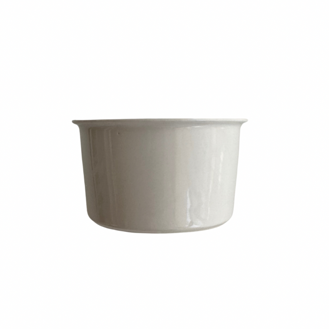 Warm White Ceramic Lipped Dish (11 ounces)